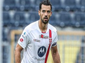 أنقذه ارتفاعه. طعن مدافع أرسنال في إيطاليا